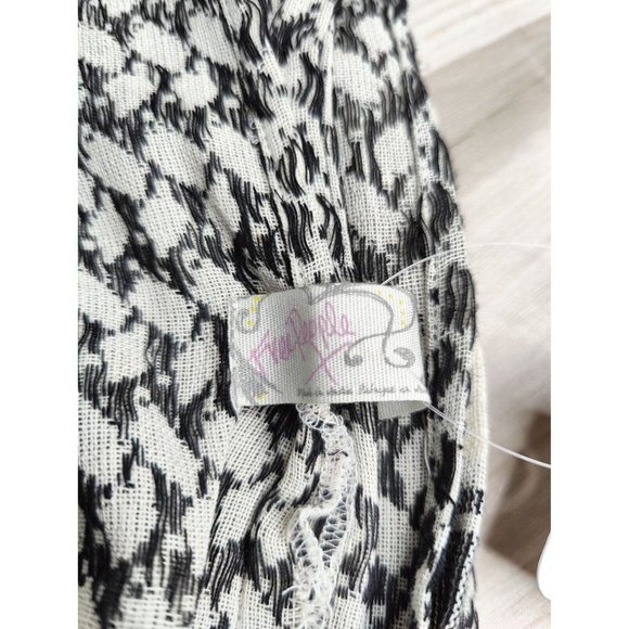 Free People Bonfire Fringe Kimono Shawl Wrap Gray Neutral Colors One Siz… - Picture 8 of 9